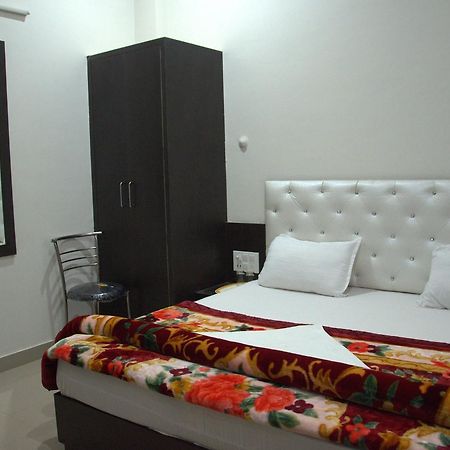 Hotel Mahabir Inn Матхура Екстер'єр фото